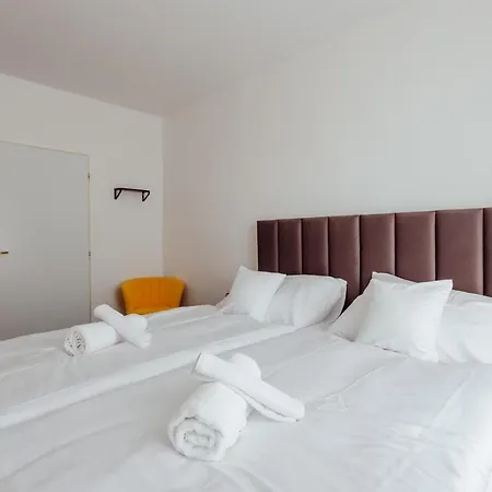 Black M - - Restauracia