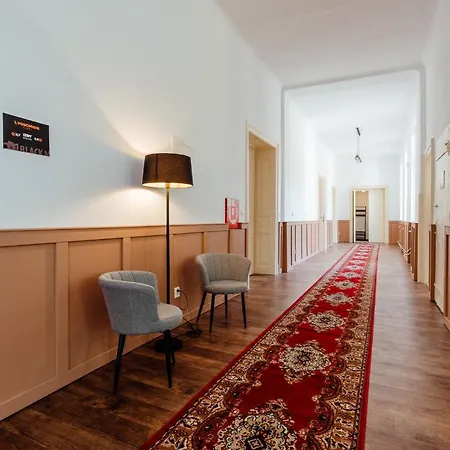 Black M - - Restauracia Banská Štiavnica