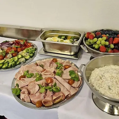 Gasthuis Black M - - Restauracia Banská Štiavnica