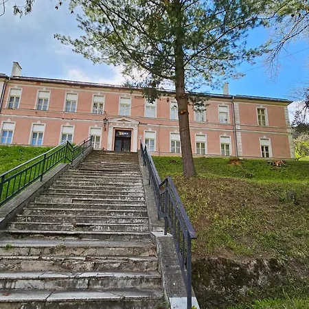 Black M - - Restauracia Penzion 3*