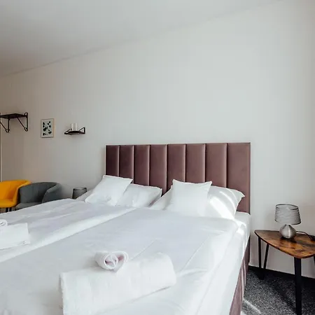 Black M - - Restauracia