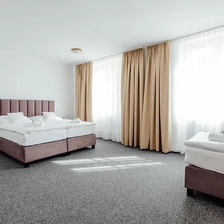 Black M - - Restauracia