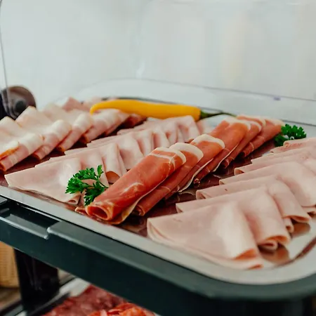 Gasthuis Black M - - Restauracia Banská Štiavnica