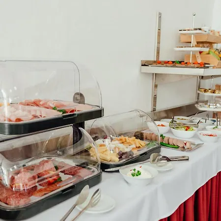 Black M - - Restauracia Gasthuis