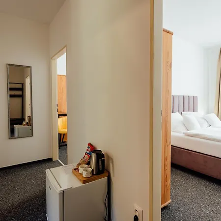 Black M - - Restauracia Guest house